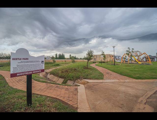 5 BEDROOM HOUSE FOR SALE IN MIDSTREAM HEIGHTS